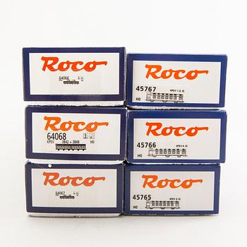 1 Roco trainset 61410, 2 wagon sets and 20 wagons.