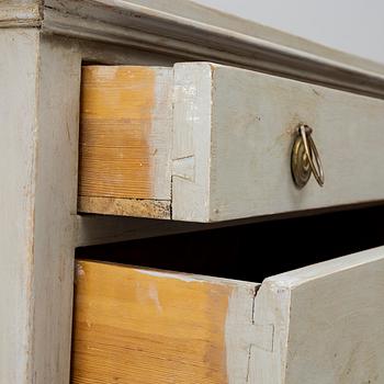 A chest of drawers, Gustavian style, 19th century.