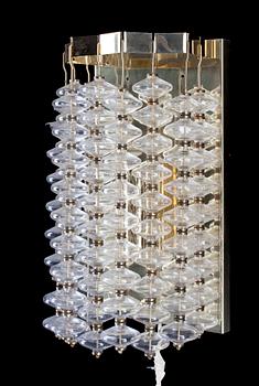 VÄGGLAMPA, mässing och glas, Hans Agne Jakobsson, Markaryd AB, Sverige, 1960-70-tal.