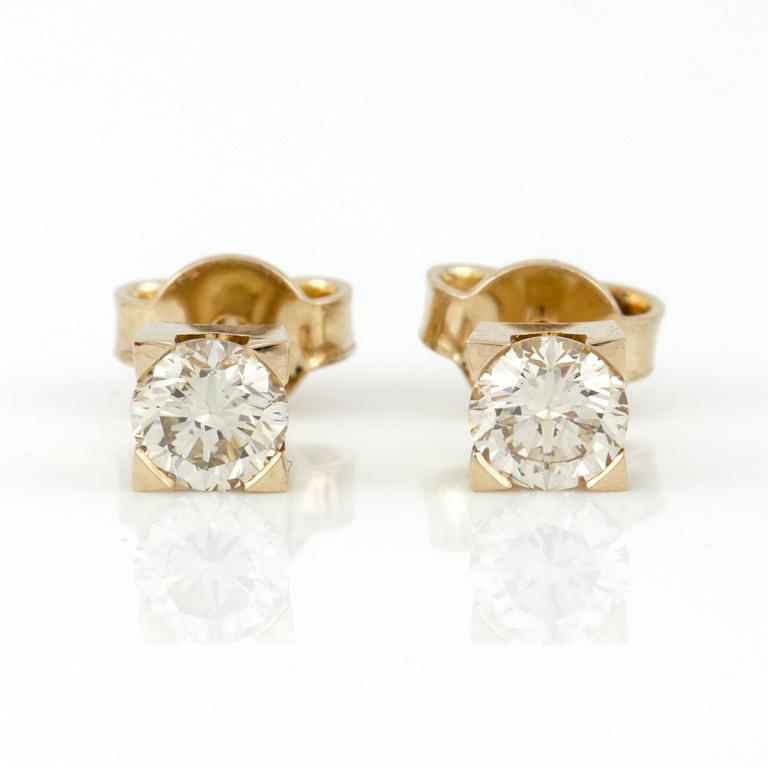 ÖRHÄNGEN, ett par, 18K guld med briljantslipade diamanter, tot ca 0,65 ct. Vikt 1,71 g.