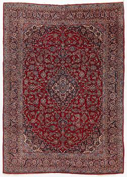 A semi-antique carpet, Kashan, c. 310 x 215 cm.