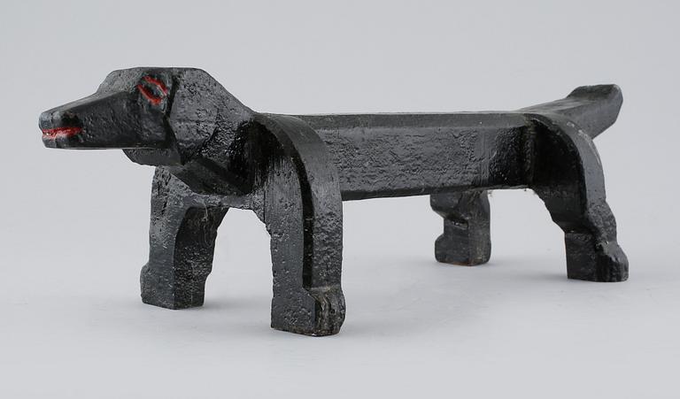 ELDHUND, gjutjärn, 1900-talets andra hälft.