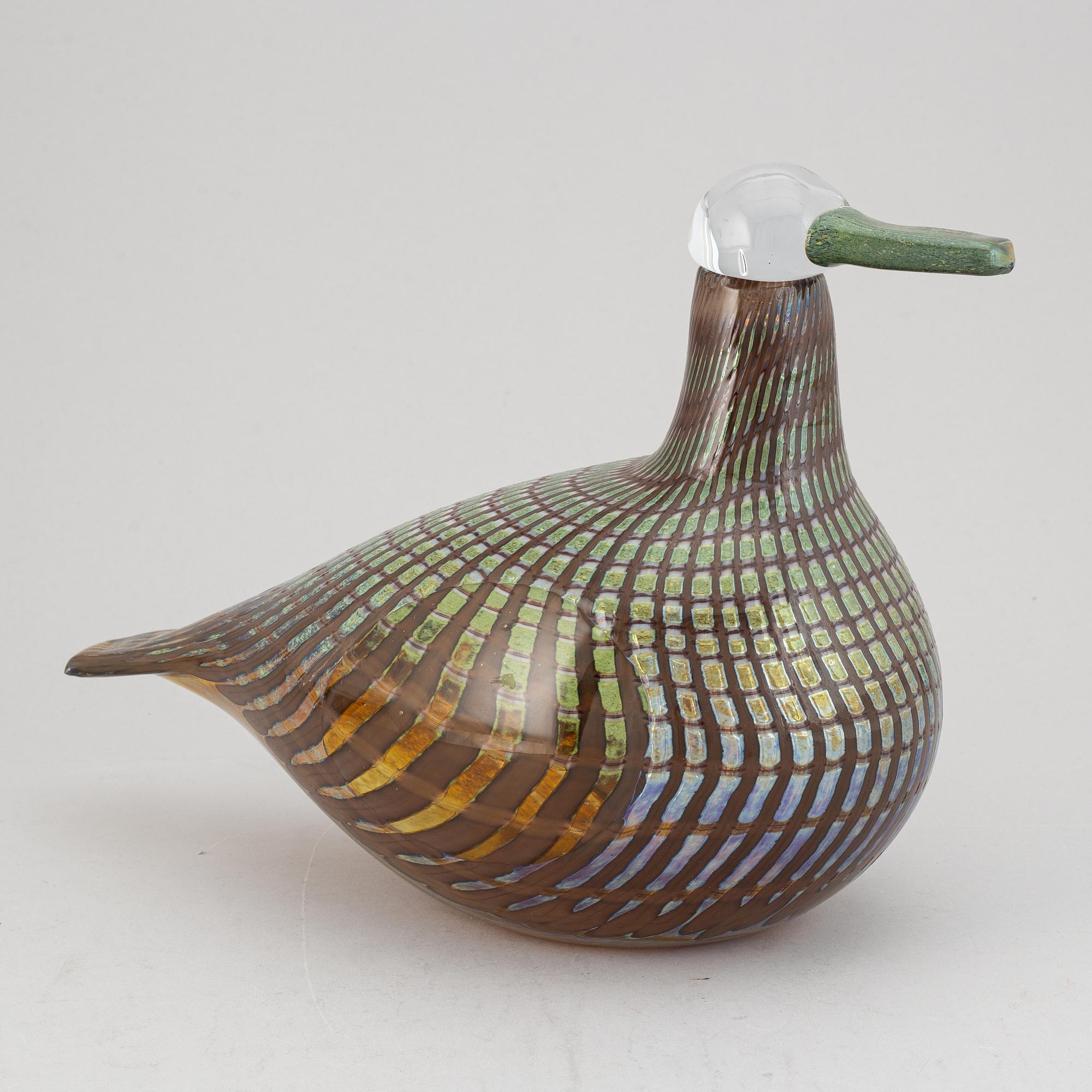 Oiva Toikka, iridecent glass sculpture, "Villihanhi", signed and numbered 594/1000 Nuutajärvi Finland.