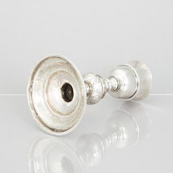 An 18th century silver cup, unmarked.