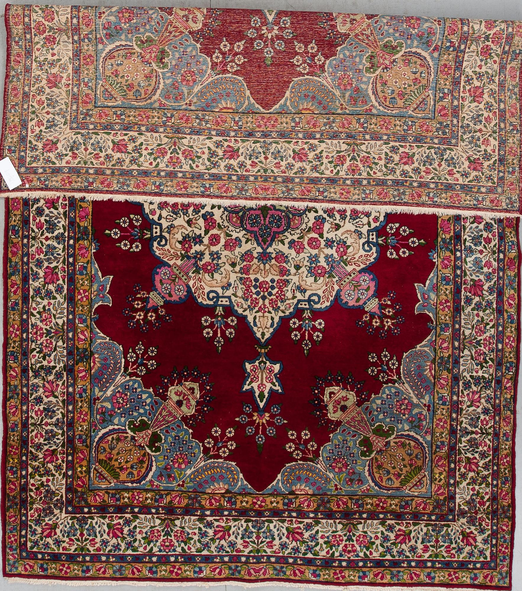 MATTA. Antik, Kirman Laver, ca 270x182.