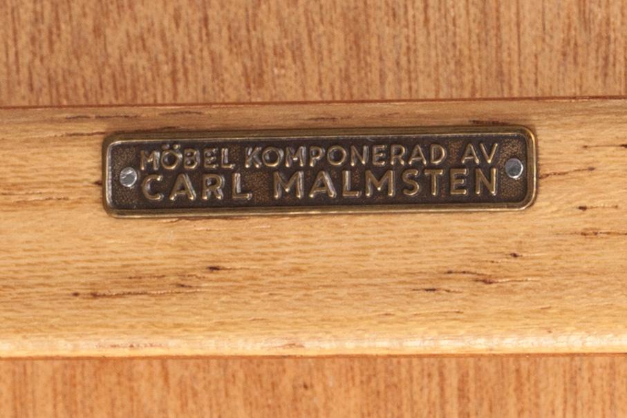 BORD. "Ovalen", brickmärkt Carl Malmsten.