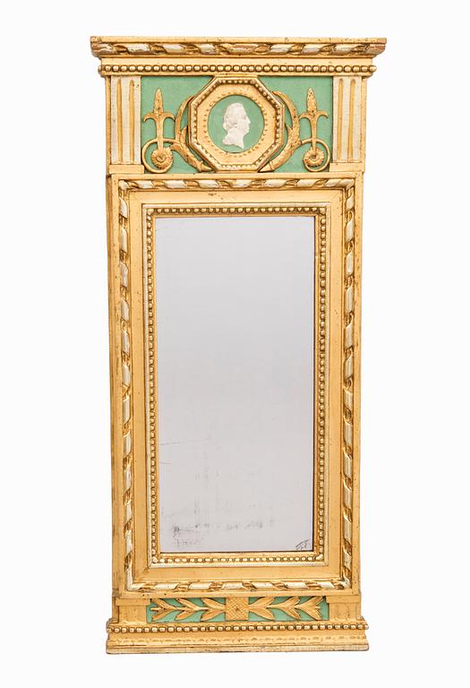 A gilded late Gustavian mirror around 1800.