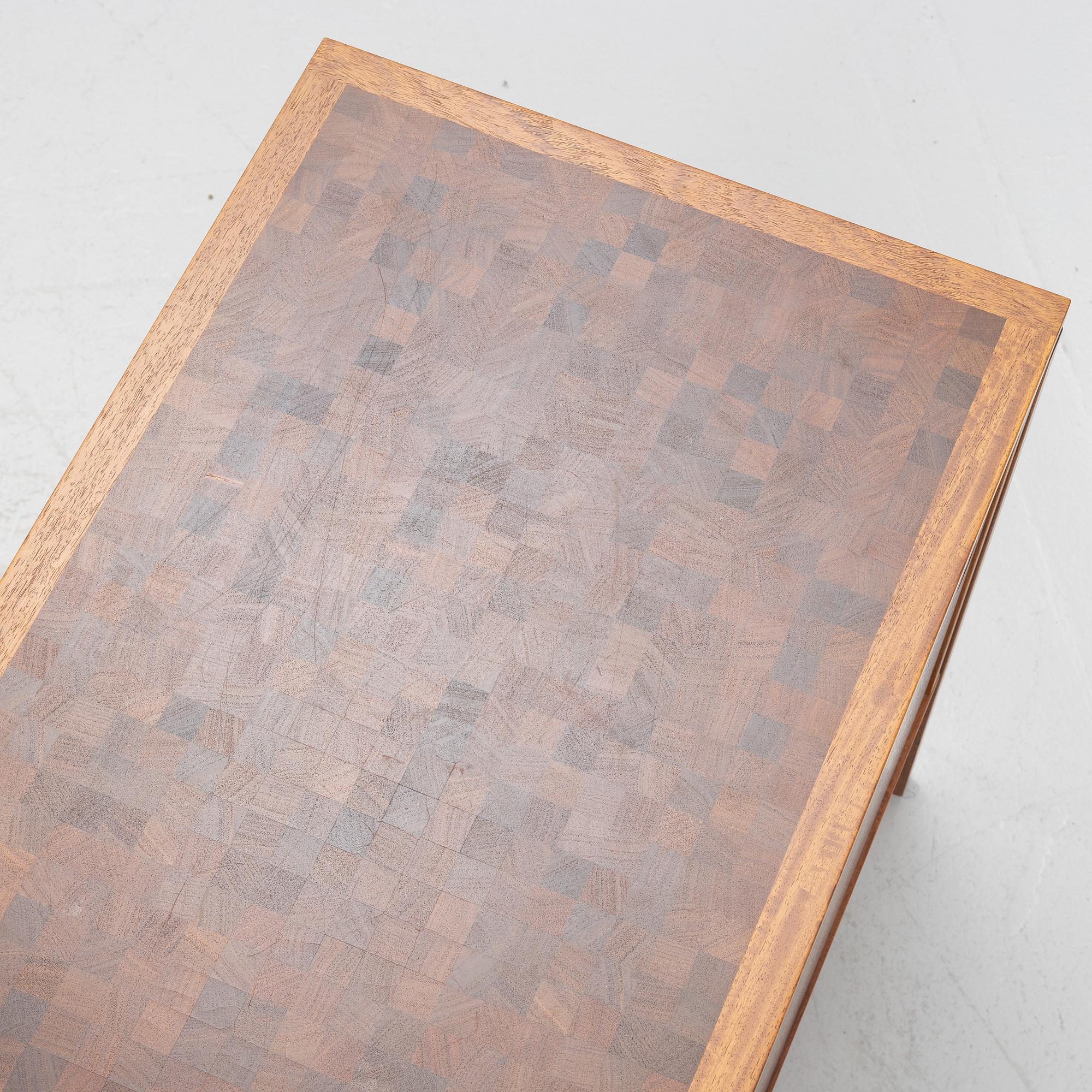 Gorm Christensen & Rolf Middelboe, skrivbord med sideboard, Tranekaer, Danmark, 1960-tal.