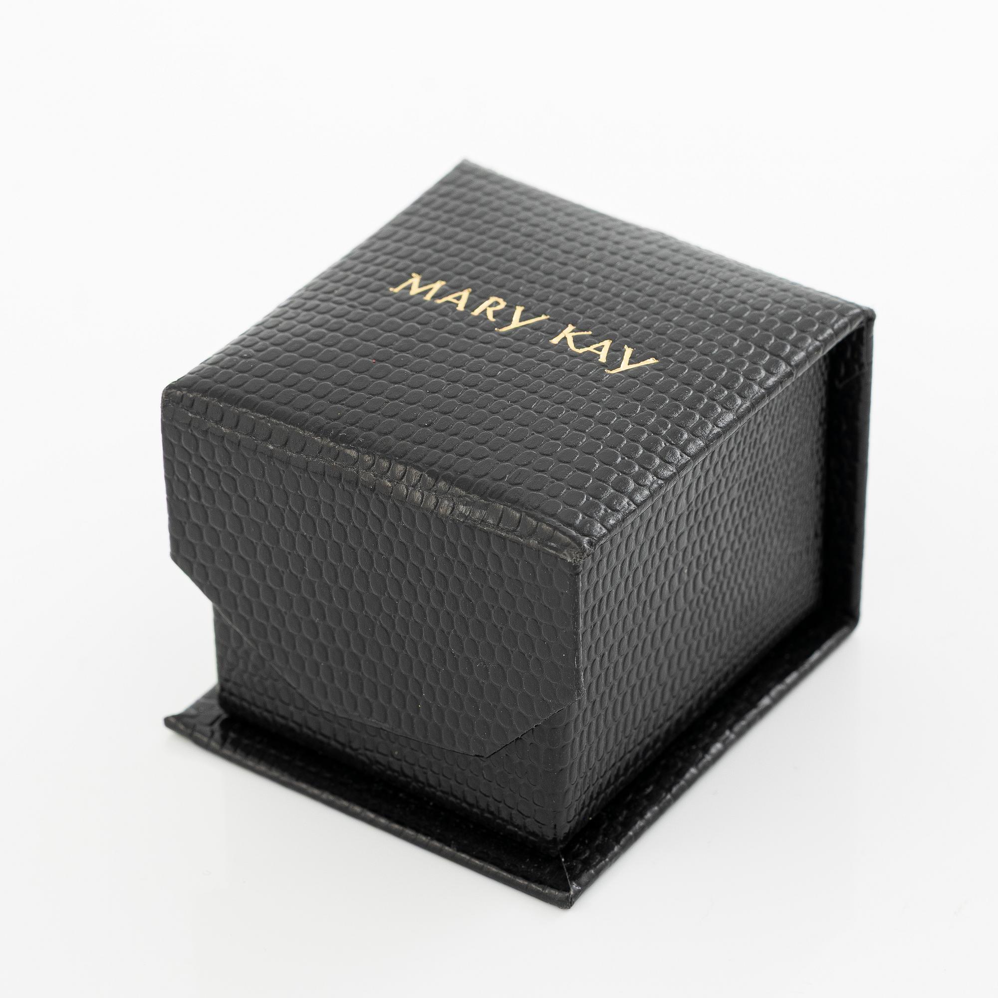 Brosch, i form av bi, Mary Kay, 18K guld med briljantslipade diamanter.
