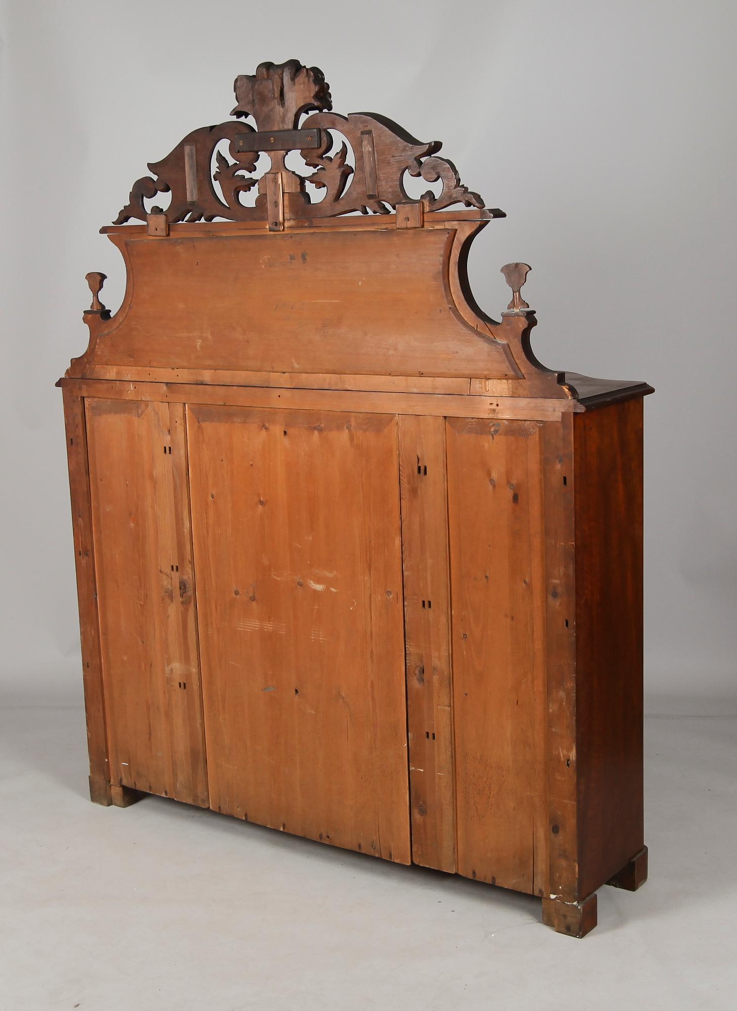 SPEGELSKÄNK, 1800-talets andra hälft.