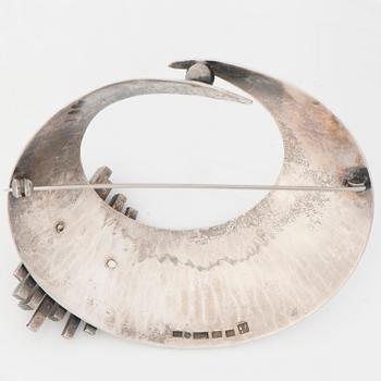 KARI PURANEN, A stelring silver brooch. Kalevala koru/Kaunis koru, 1972.