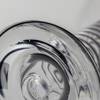 Oiva Toikka, kynttilänjalat, 2 kpl, "Primo", toinen signeerattu Oiva Toikka Nuutajärvi Notsjö.