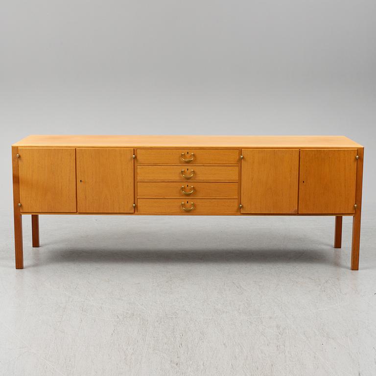 Josef Frank, sideboard, model 1015, Firma Svenskt Tenn.