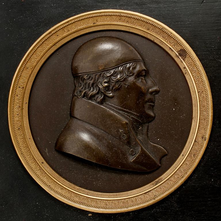 INRAMADE PLAKETTER. 2 st, porträtt, empire, 1800-talets första hälft.