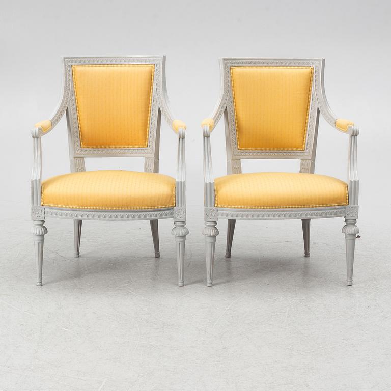 Karmstolar, ett par, av Lars Söderholm  (mästare i Stockholm 1789-94), Gustavianska.