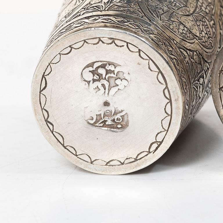 Koppar, ett par, silver, Persien, 1900-talets första hälft.