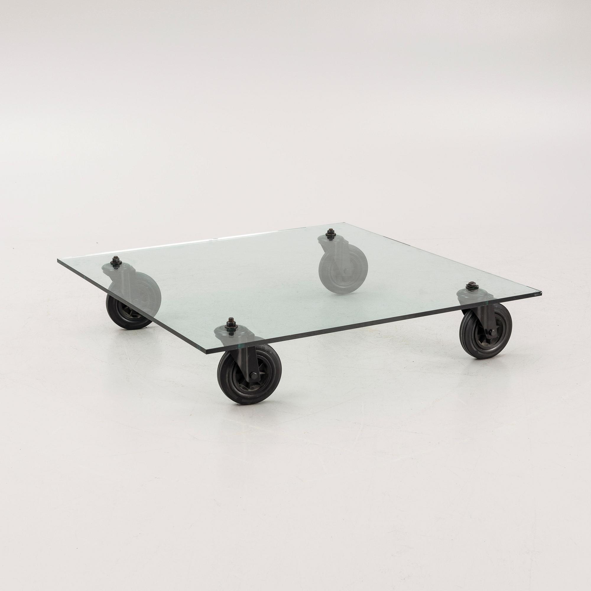 Gae Aulenti, soffbord, "Tavolo con Ruote", Fontana Arte, Italien sent 1900-tal/2000-tal.