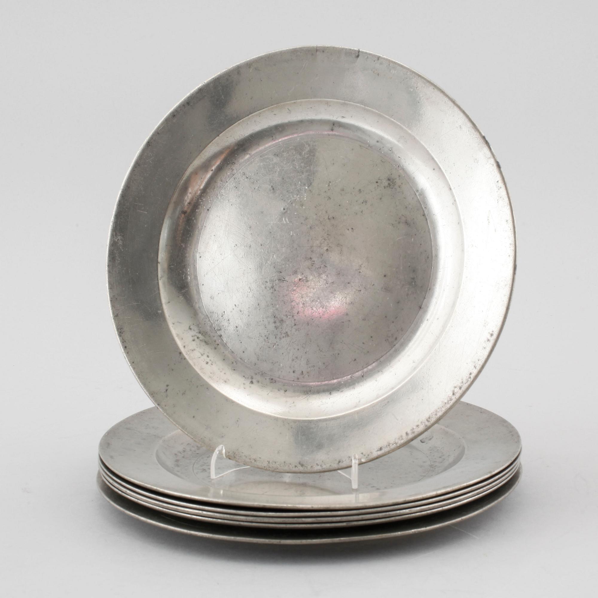 TALLRIKAR, 6 st, tenn, London och Örebro, 1700- och 1800-tal.