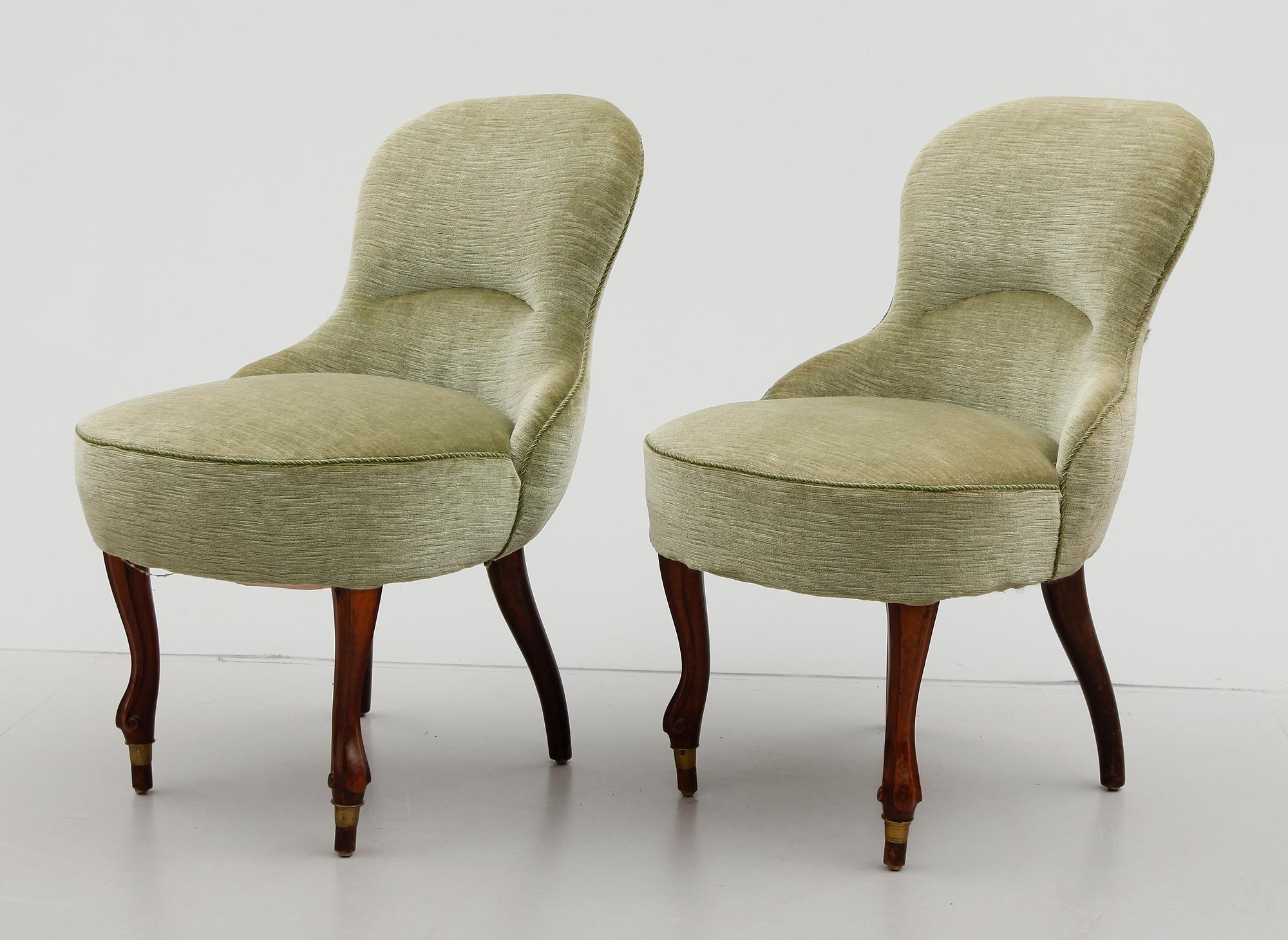 EMMAFÅTÖLJER, 1 par, rokokostil, 1900-talets första hälft.