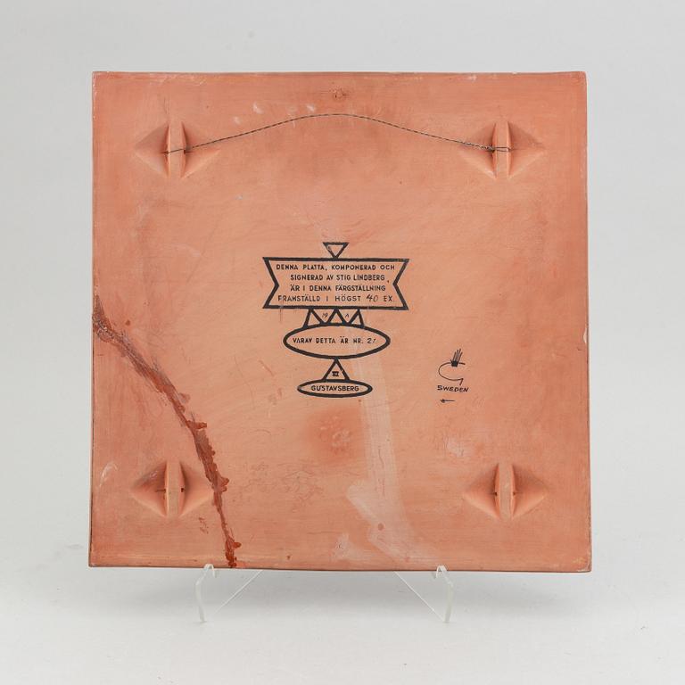 Stig Lindberg, an earthenware wall plaque, 21/40, Gustavsberg Studio.