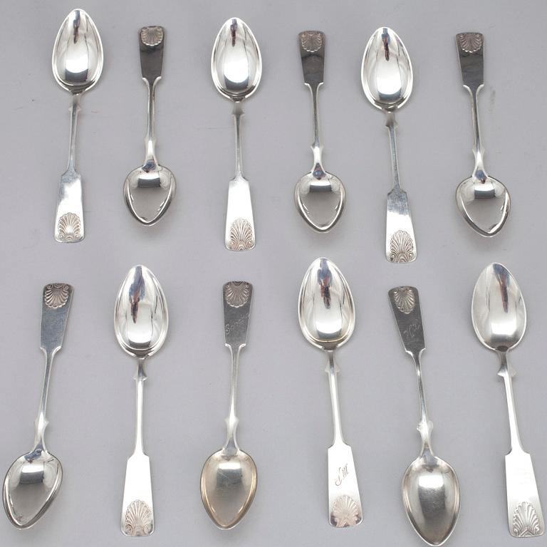 TESKEDAR, 12 st, silver, "Musslan", finska stämplar 1900-talets första hälft. Vikt tot. 144 g.