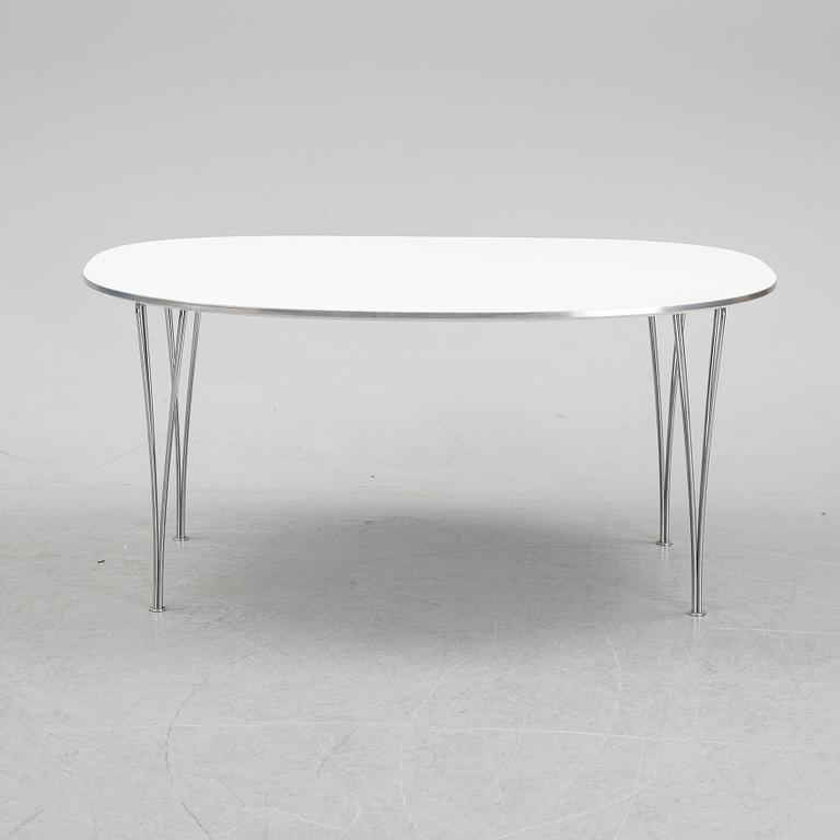 Bruno Mathsson & Piet Hein, "Superellips", Fritz Hansen, datert 1988.