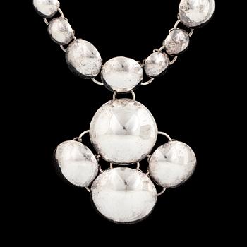 HALSBAND, silver, enligt uppgifter Charlotte Bonde.