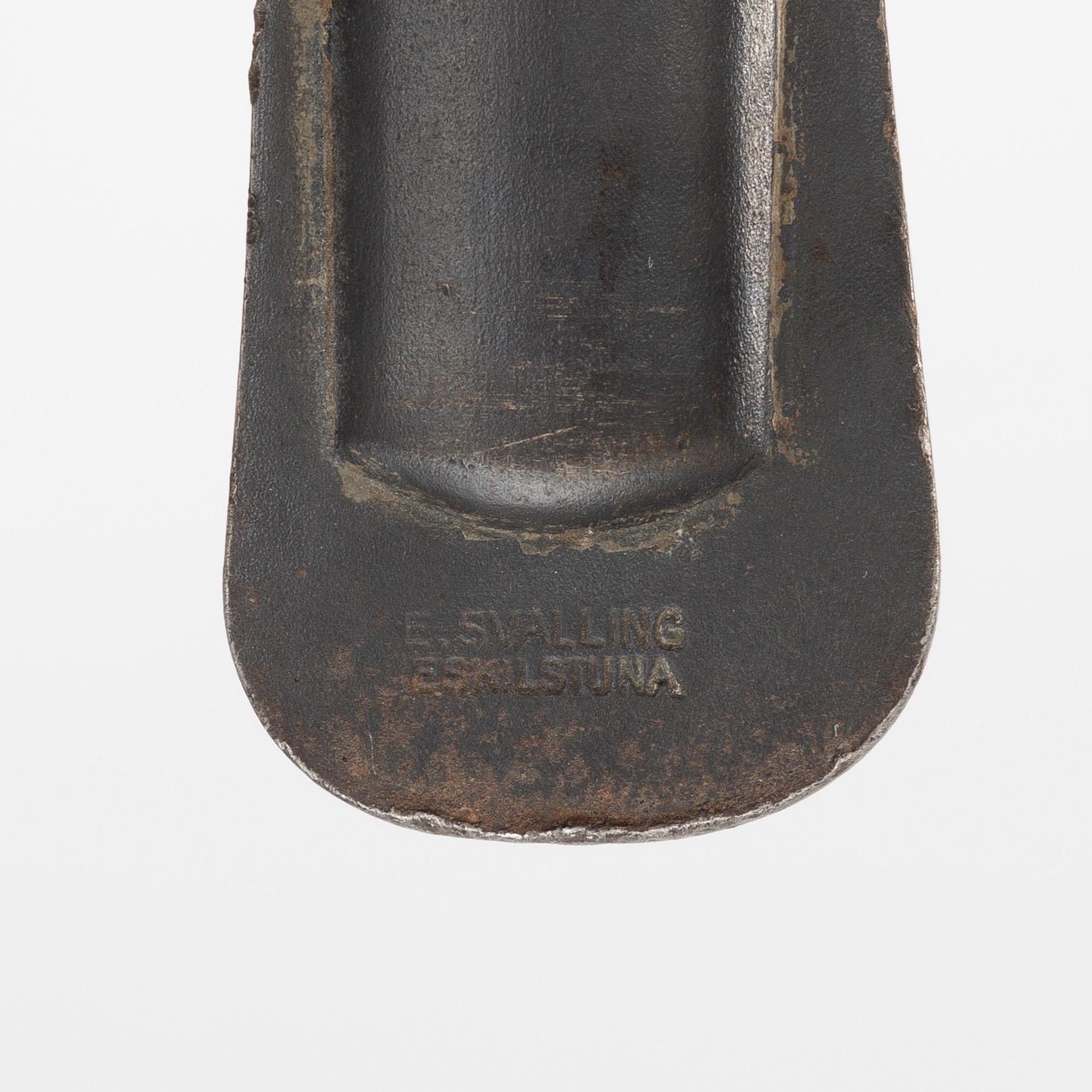 Sabre Swedish, 1893 pattern for cavalry officer with scabbard.