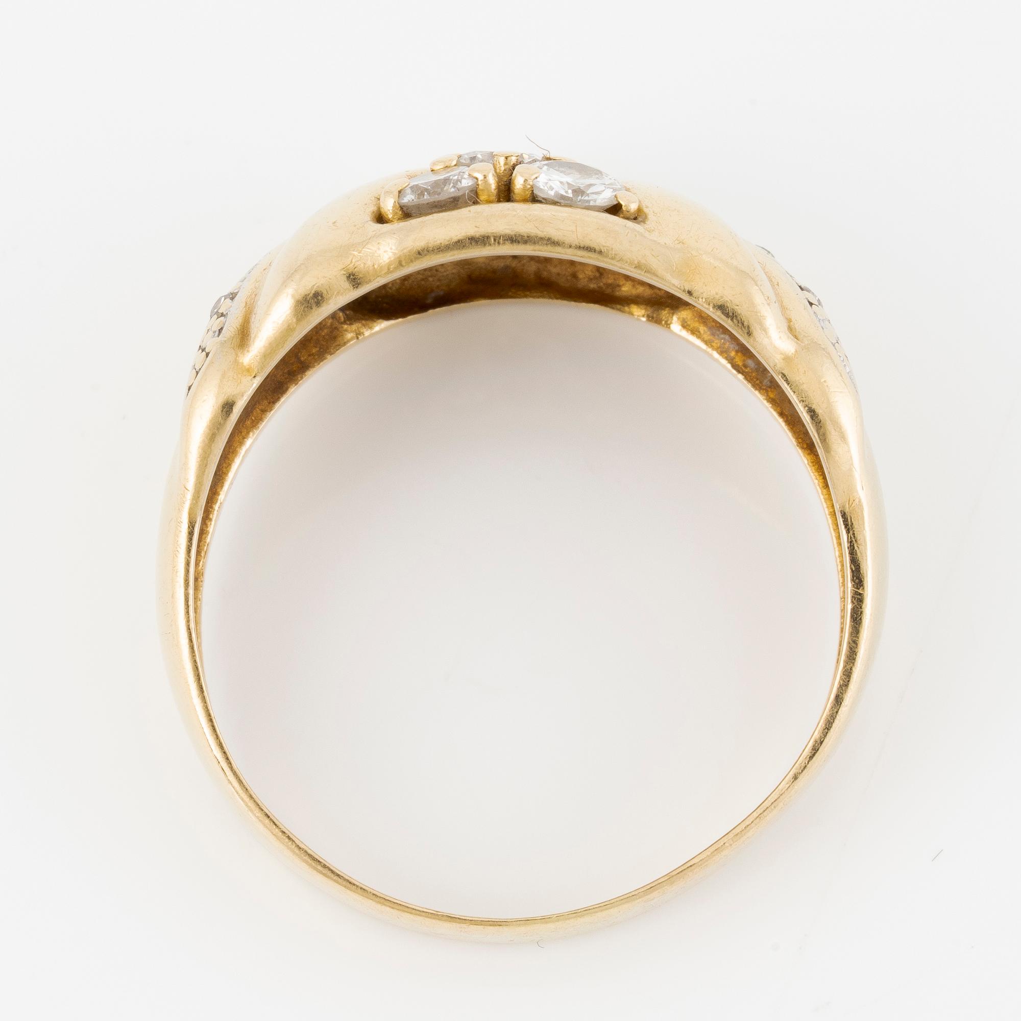 Ring, 18K gold with brilliant-cut and octagonal-cut diamonds.