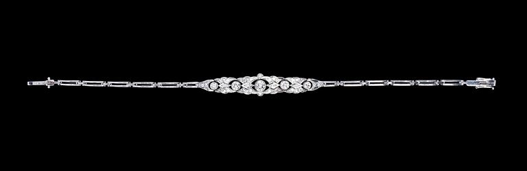 A diamond bracelet, tot. app. 1.50 cts, 1960's.