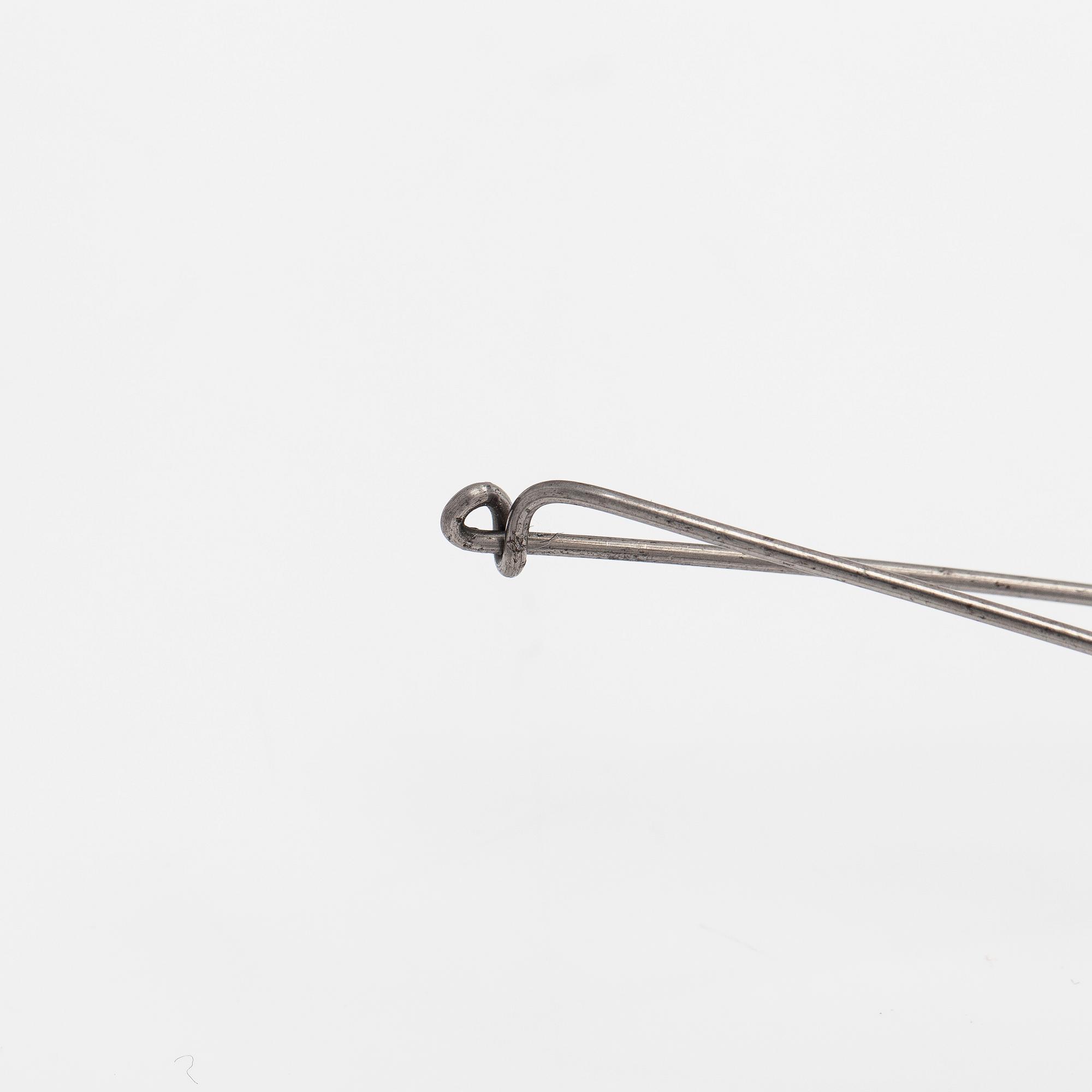 Alexander Calder, flower brooch, 1940.