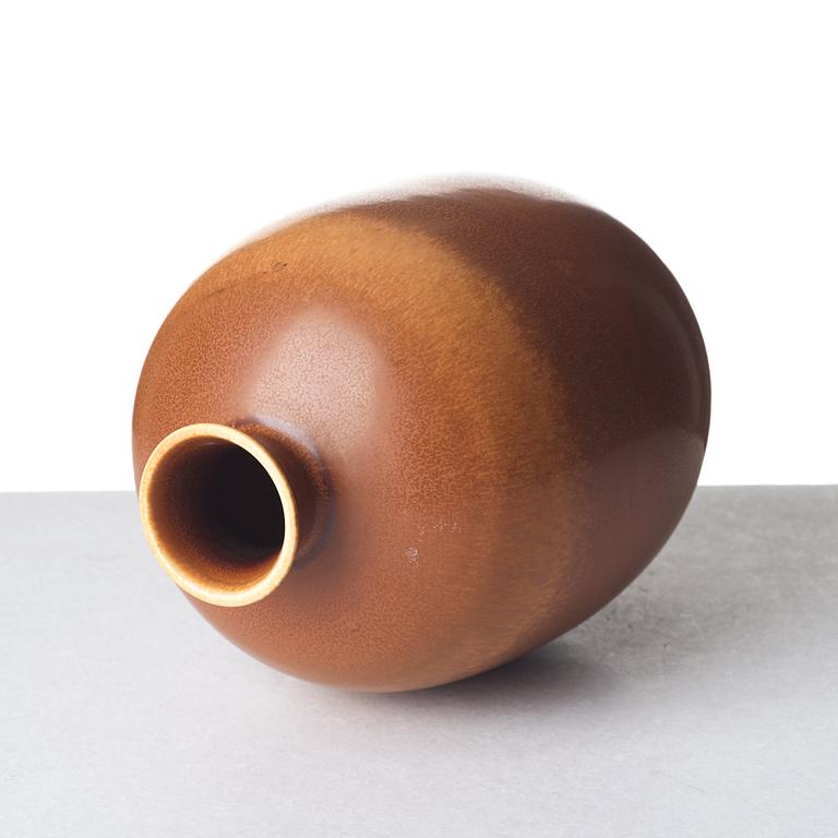 Berndt Friberg, a stoneware vase, Gustavsberg studio 1973.