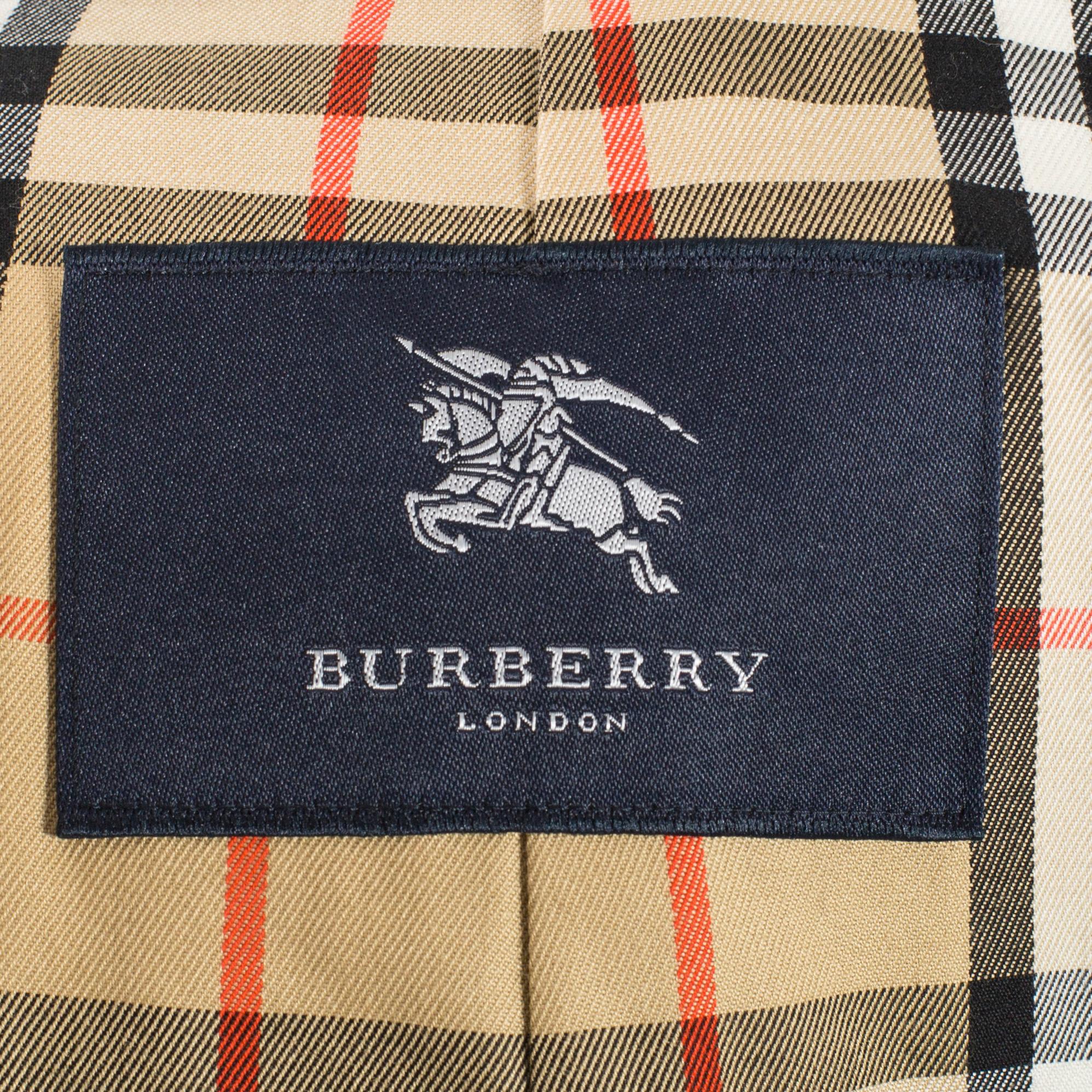 BURBERRY trenchcoat troligen Herr Small . För Japansk marknad.