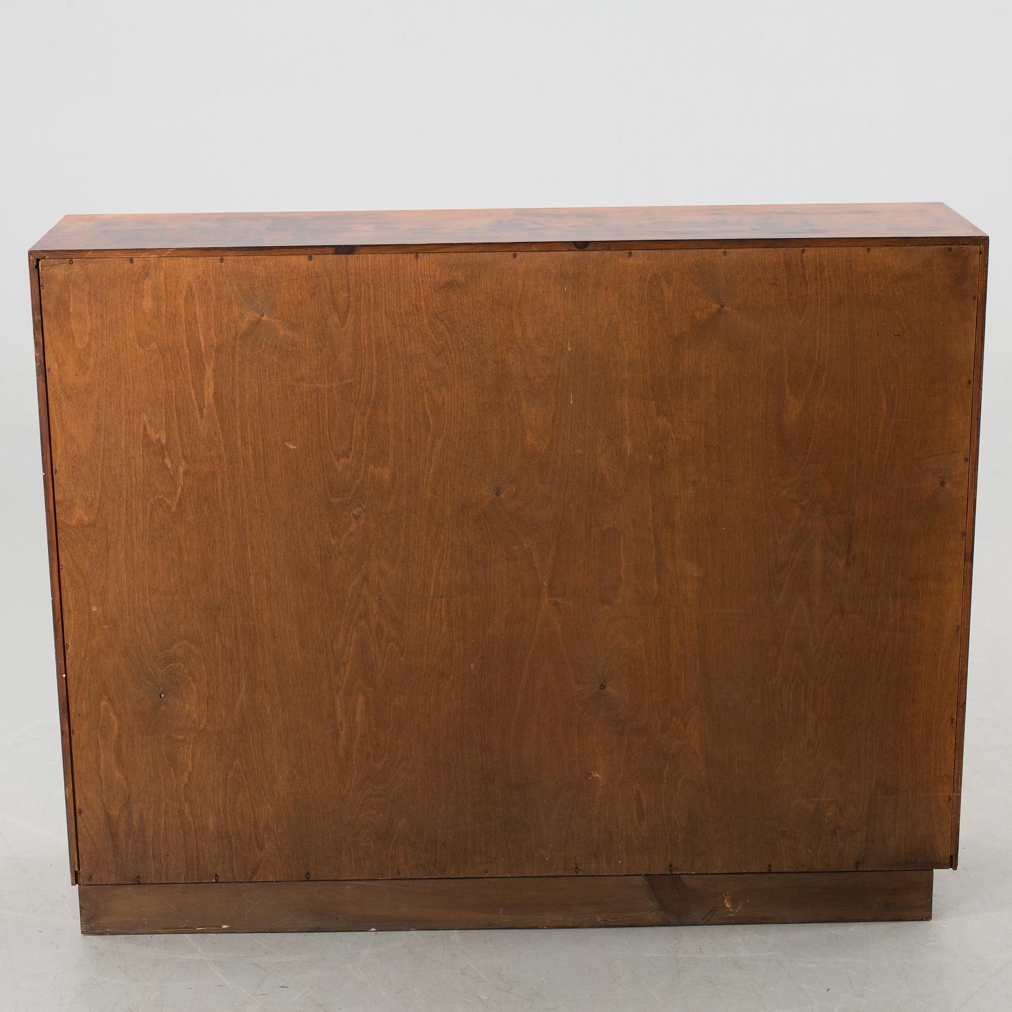 A 20Th CENTURY BOOKCASE.