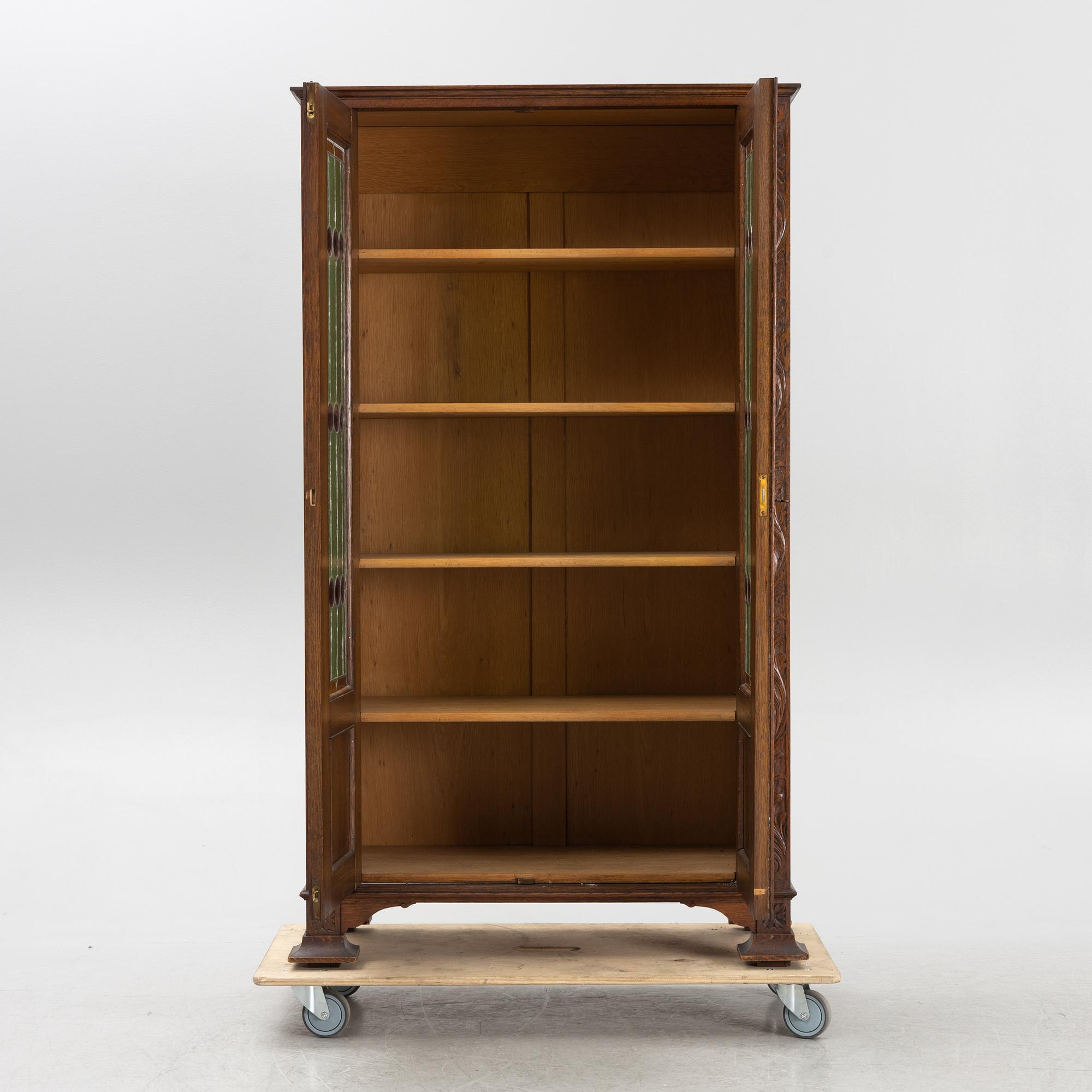 Skåp, jugend, omkring år 1900.