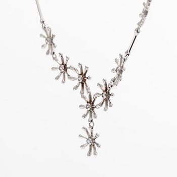 Kalevala Koru, collier, "Polaris", 18K vitguld och briljantslipade diamanter, Kirsti Doukas, 2006.