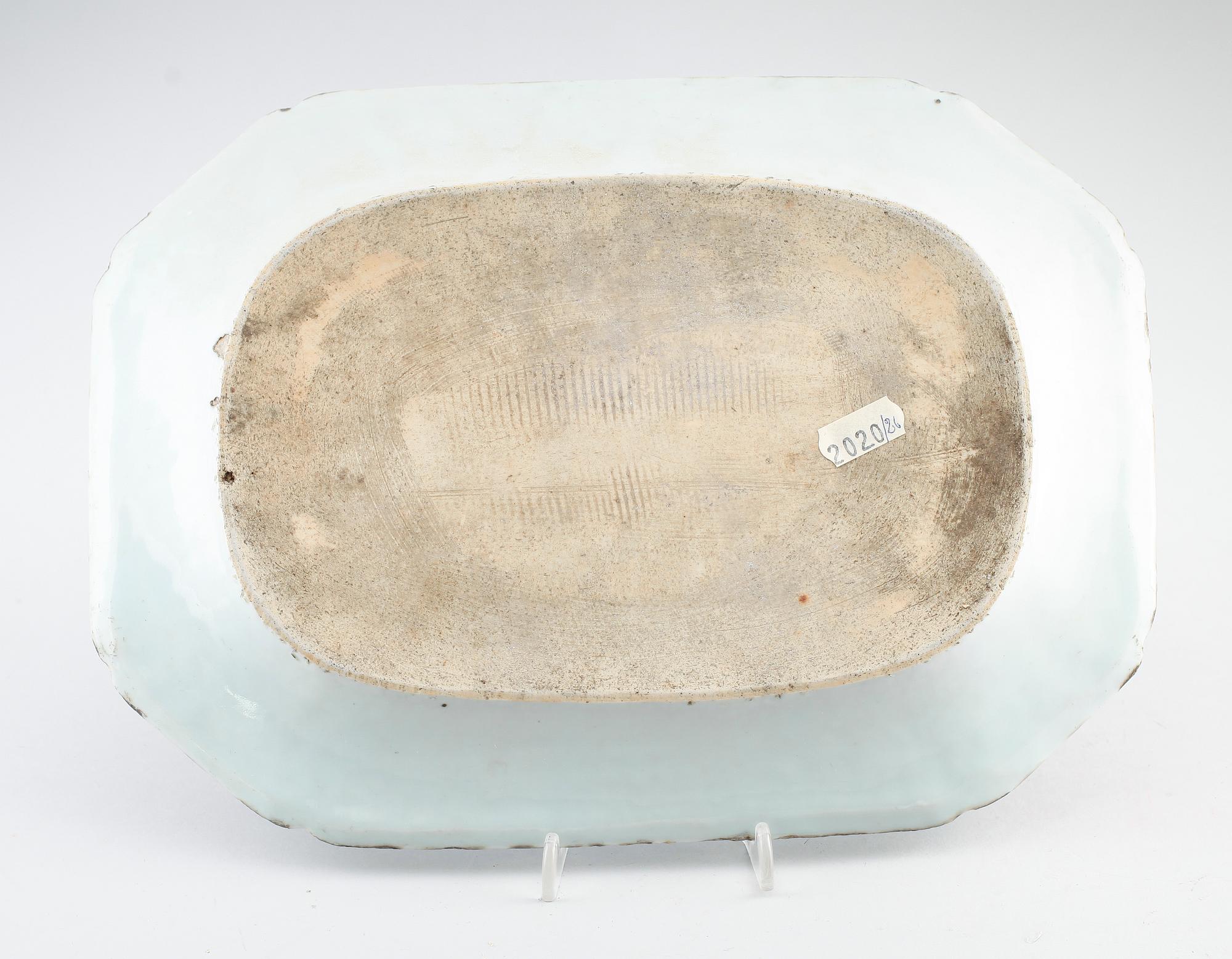 STEKFAT, porslin, Kina, Qianlong, 1736-1795.