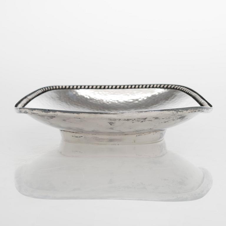 Väinö Hamara, A silver bowl, Helsinki 1965.