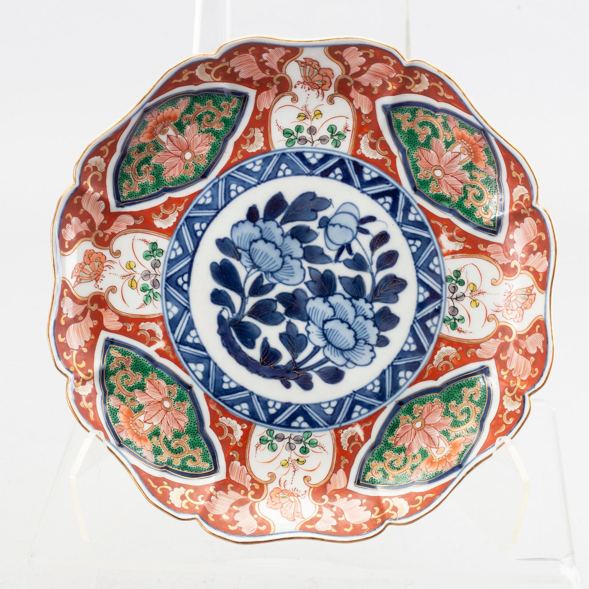 TALLRIKAR, porslin, 12 st, Japan, Omkring 1900.