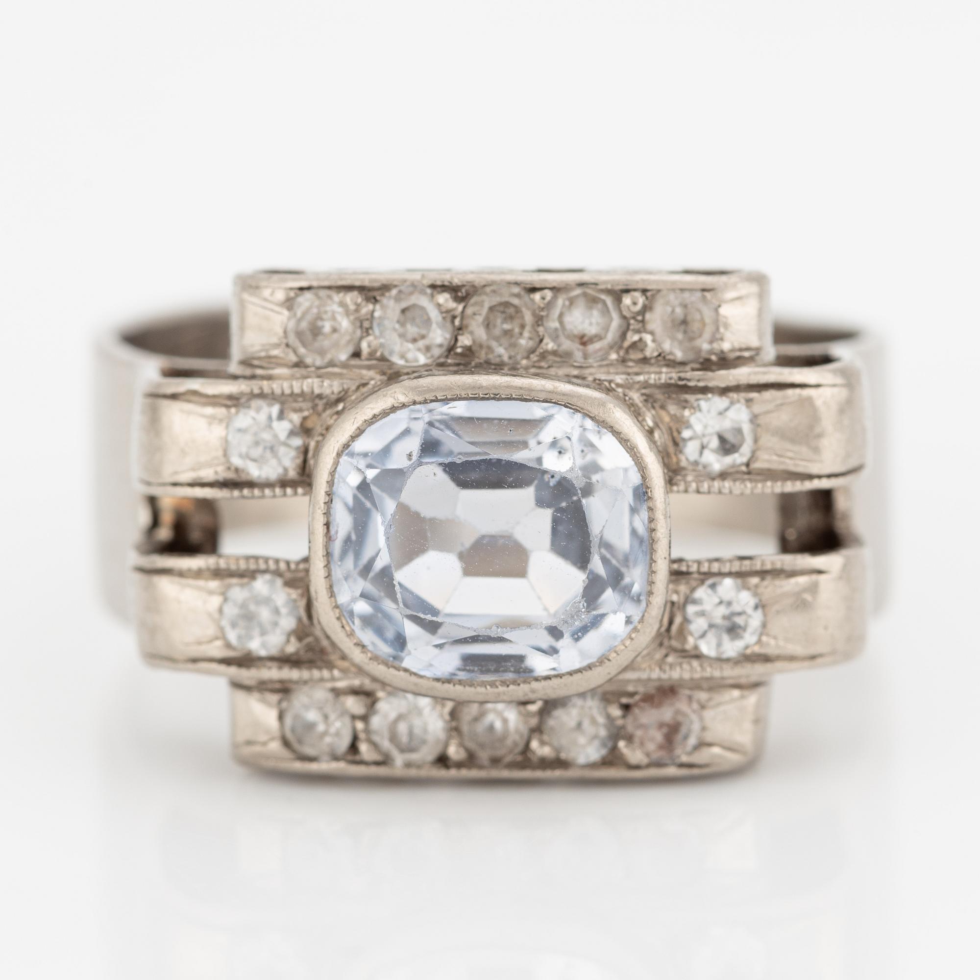 Ring, 18K white gold with sapphire and white stones. Stockholm 1952.