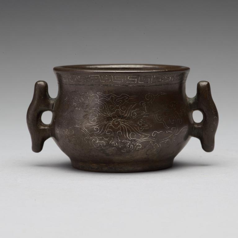 A silver inlay bronze censer, late Qing dynasty.