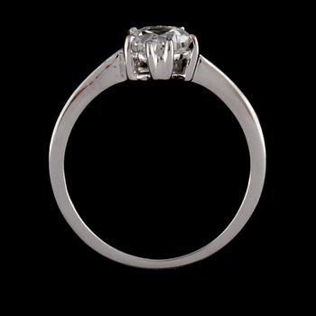 RING, 18K vitguld med hjärtslipad diamant, 1.10 ct. Vikt 3,1 g.