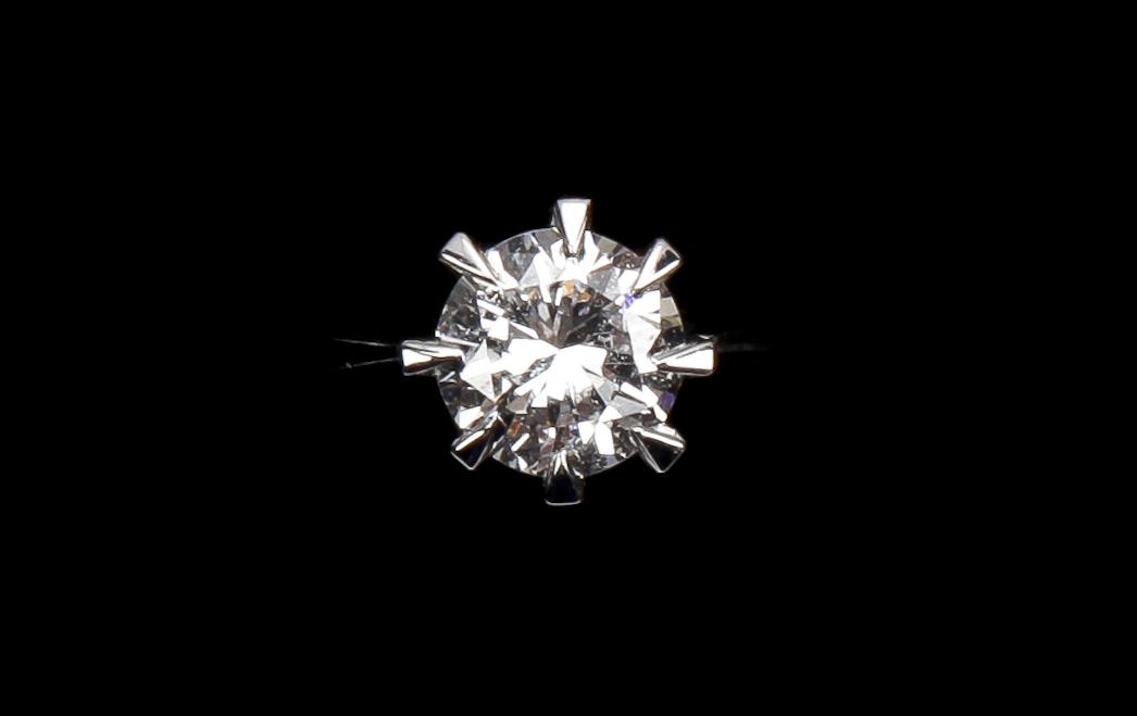 RING, 18k vitguld med briljantslipad diamant, 0.40 ct enligt gravyr, 1975.