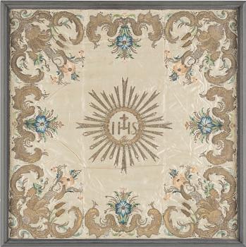 KALKDUK siden, broderad med silvertåd, 1700-tal.
