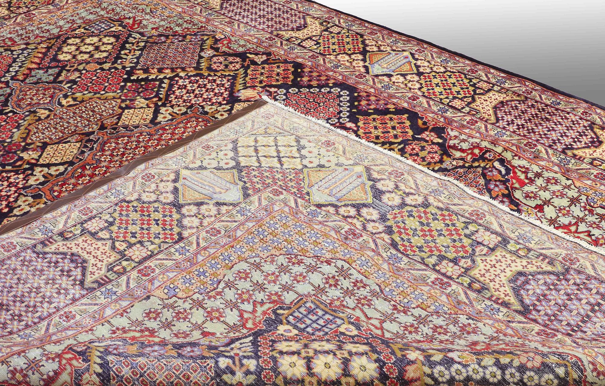 MATTA, Najafabad, ca 388 x 300 cm.