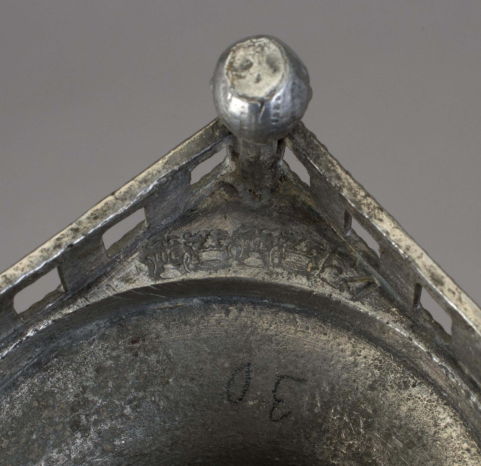 LJUSSTAKAR, 3 st snarlika, tenn, oidentifierade stämplar, sannolikt bla Stockholm, 1800-talets första hälft.