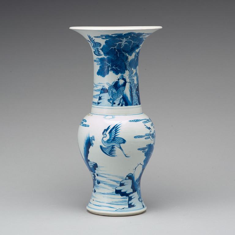 A blue and white vase, Qing dynasty, Kangxi (1662-1722).
