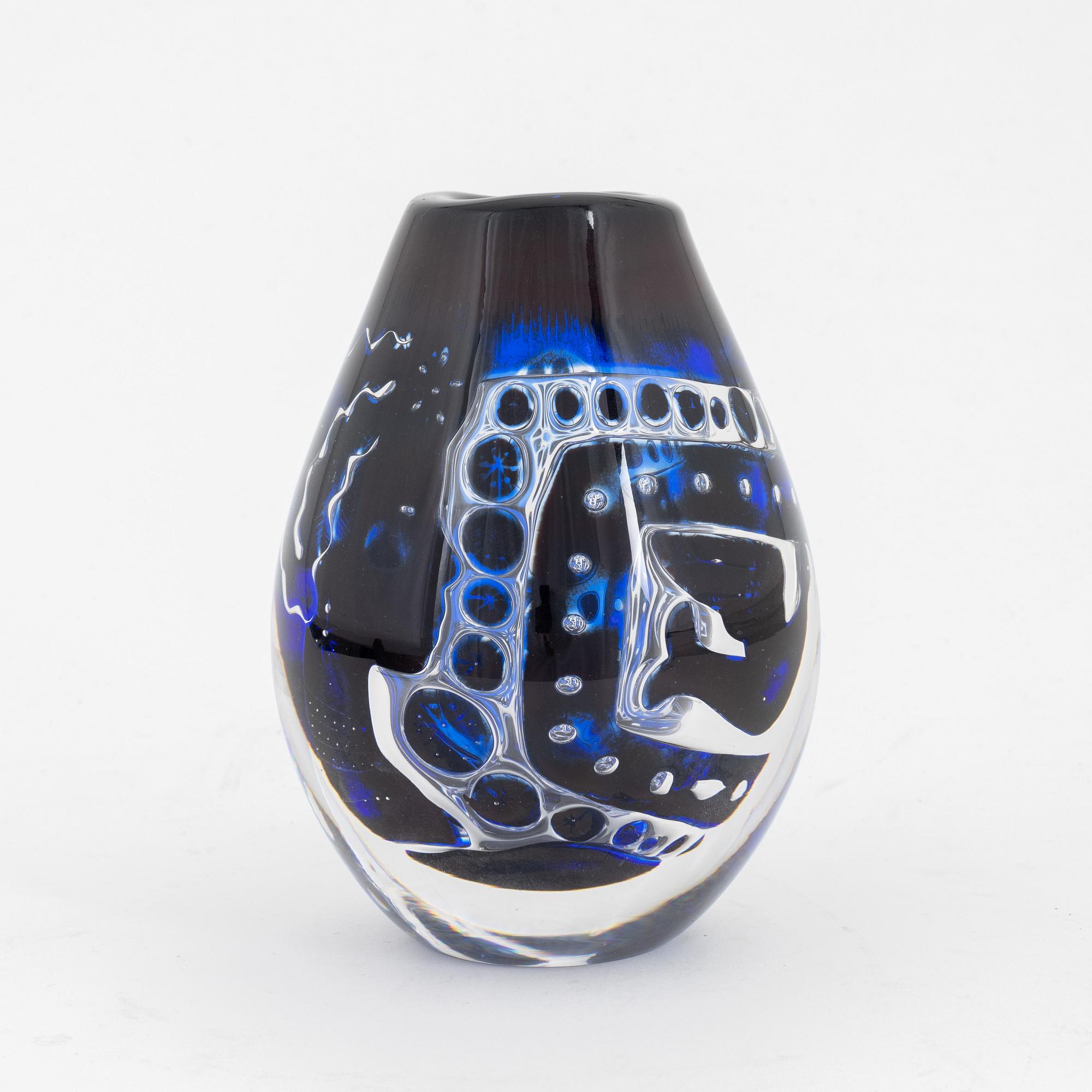 Edvin Öhrström, an 'ariel' glass vase, Orrefors, Sweden 1958 or 1972?.