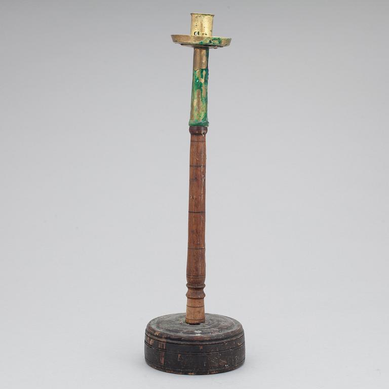 LJUSSTAKE, trä, mässing, 1800-tal.