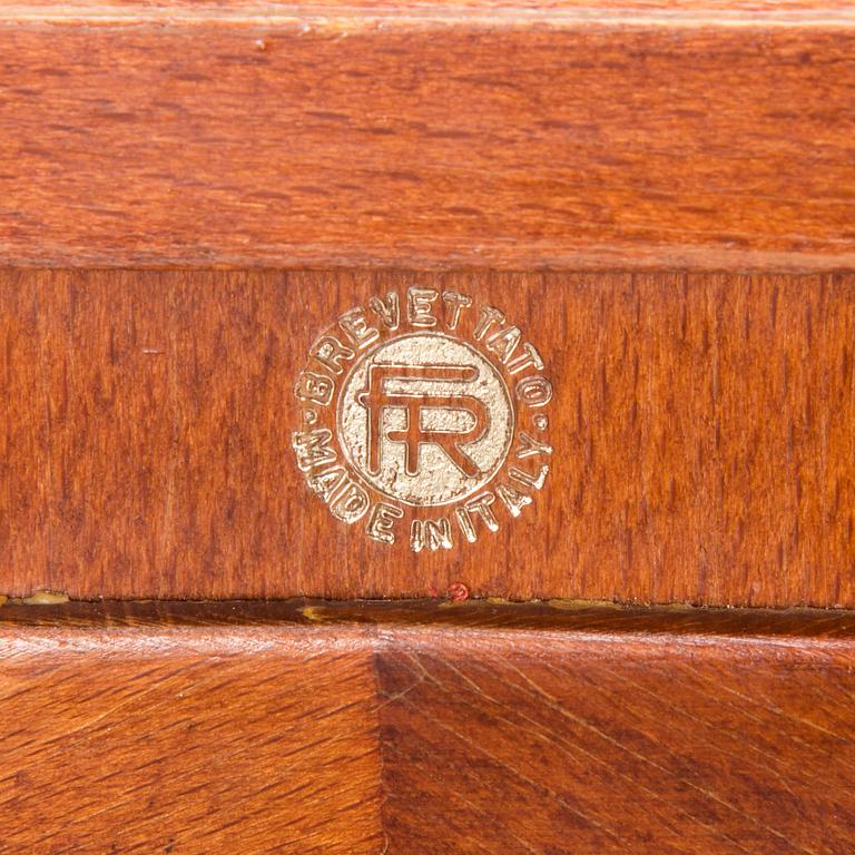 VAATETELINE, Fratelli Reguitti, Italia, 1900-luvun loppupuoli.